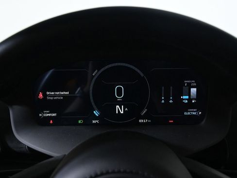 Used 2024 McLaren Artura RWD image 11
