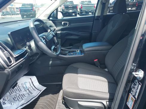 Used 2026 Kia Sorento LX FWD image 13