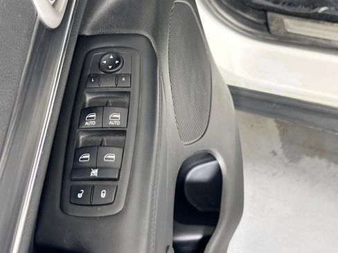 Used 2022 Jeep Grand Cherokee Limited image 18