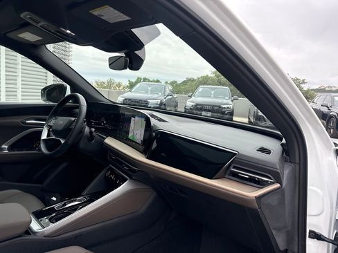 Used 2025 Audi Q5 Premium w/ Convenience Package AWD/4WD image 15