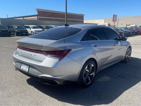 Used 2021 Hyundai Elantra SEL w/ Convenience + Premium Package FWD image 6