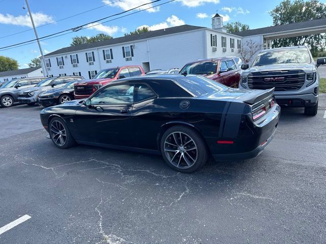 Used 2016 Dodge Challenger R/T Scat Pack w/ Leather Interior Group RWD image 7