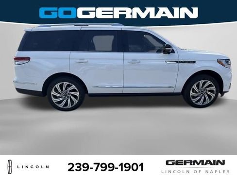 Certified 2023 Lincoln Navigator Reserve AWD/4WD image 8