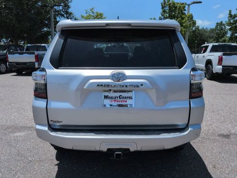 Used 2019 Toyota 4Runner SR5 AWD/4WD image 5
