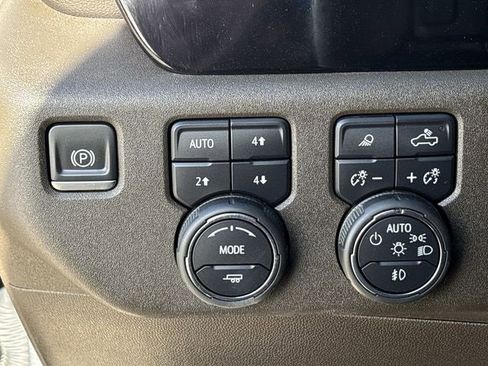 Used 2023 Chevrolet Silverado 1500 LTZ image 18