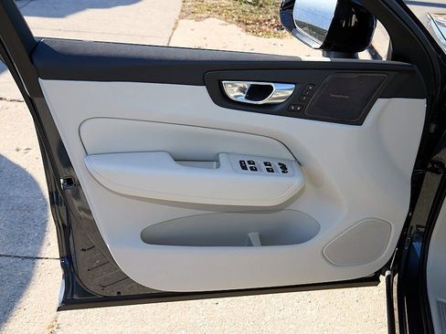 New 2026 Volvo XC60 B5 Ultra w/ Protection Package Premier image 9