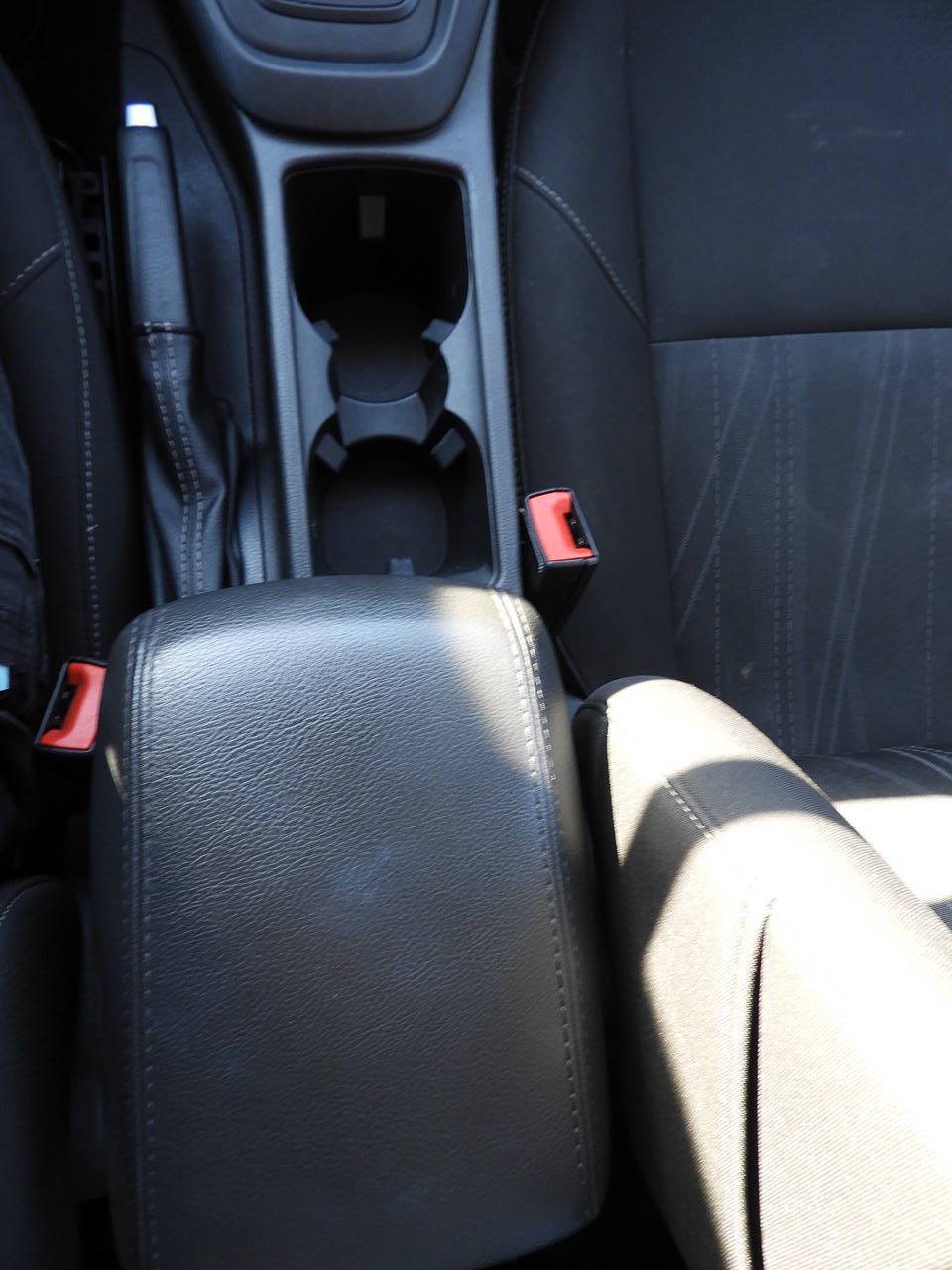 Used 2018 Ford Focus SE w/ Cold Weather Package FWD image 36