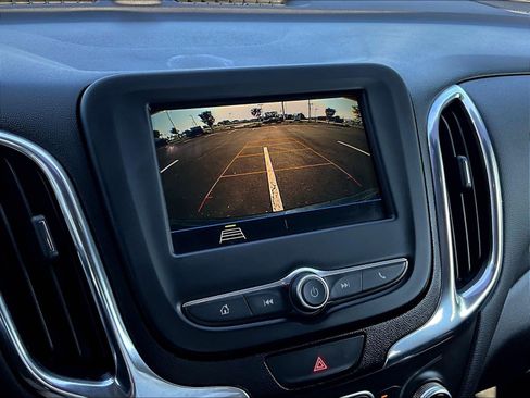 Used 2019 Chevrolet Equinox LT FWD image 14