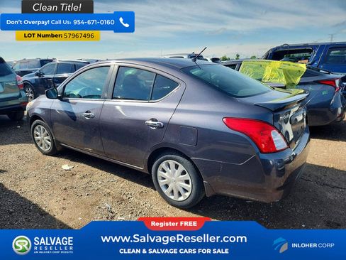 Used 2015 Nissan Versa SV FWD image 3