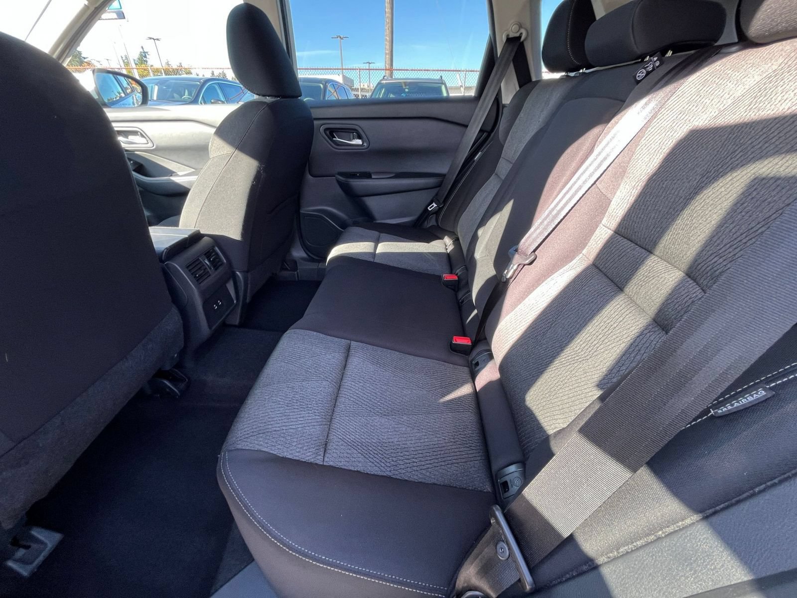 Used 2025 Nissan Rogue SV AWD/4WD image 27