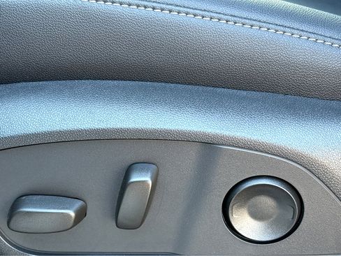 New 2026 Chevrolet Traverse LT w/ Driver Confidence Package image 16