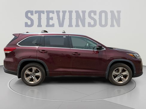Used 2018 Toyota Highlander Limited AWD/4WD image 6