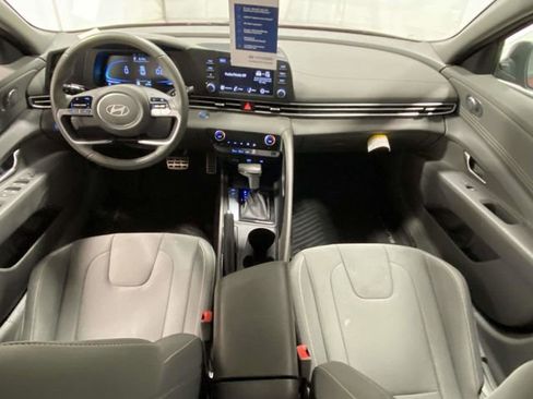 Certified 2025 Hyundai Elantra Sport image 10