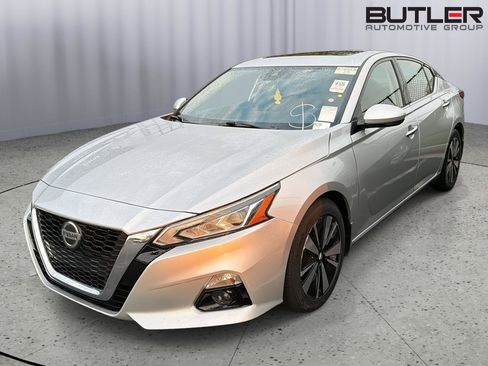 Used 2022 Nissan Altima 2.5 SL FWD image 2