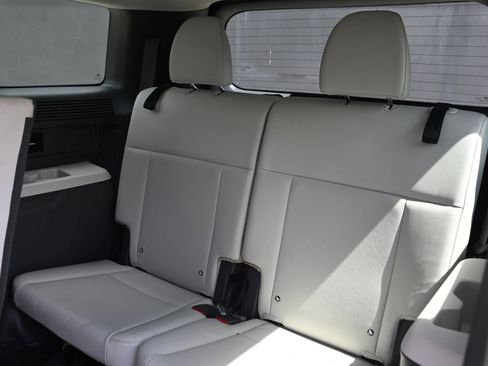 Used 2025 Hyundai Santa Fe SEL FWD image 21