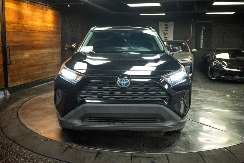 Used 2020 Toyota RAV4 LE AWD/4WD image 4