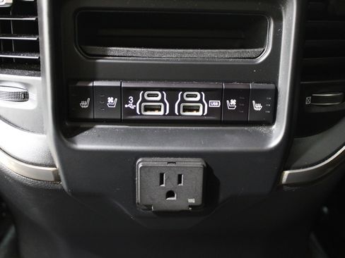 Used 2019 RAM 1500 Limited image 26