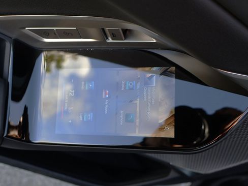 Used 2025 BMW 740i image 60