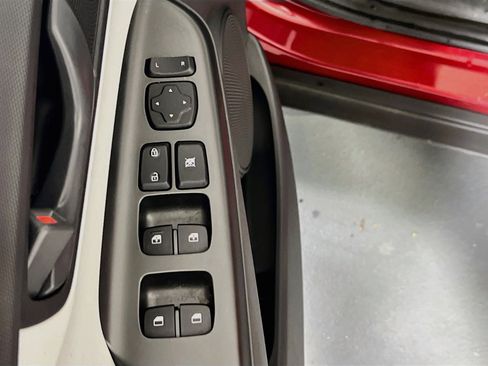 Used 2023 Hyundai Kona SEL image 17