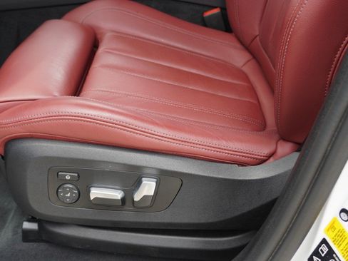 Used 2022 BMW X6 xDrive40i w/ M Sport Package AWD/4WD image 23