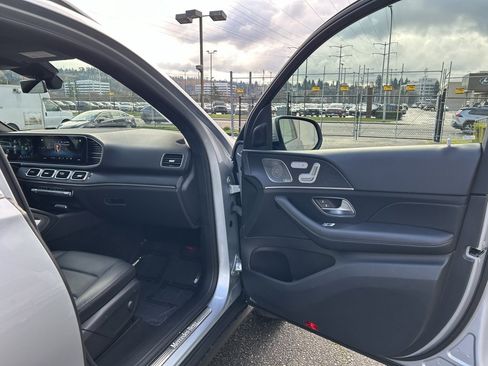 Used 2023 Mercedes-Benz GLE 350 4MATIC w/ Premium Package image 15