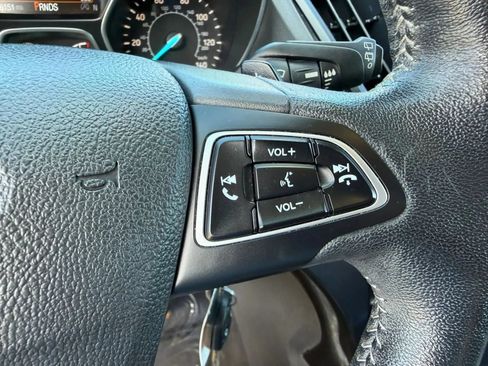Used 2018 Ford Escape SE w/ SE Sport Appearance Package FWD image 17