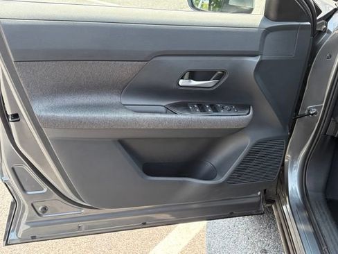 Certified 2025 Nissan Kicks SV w/ SV Premium Package AWD/4WD image 11