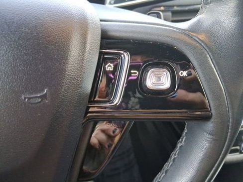 Used 2021 Lincoln Corsair Reserve w/ Equipment Group 201A image 20