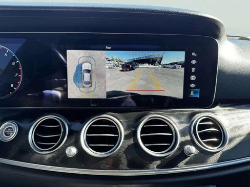 Used 2022 Mercedes-Benz E 350 4MATIC Sedan image 28