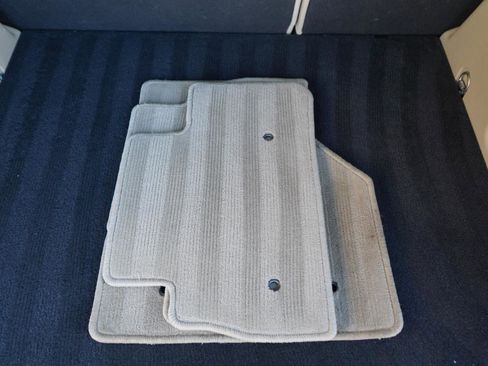 Used 2013 Land Rover LR2 image 56