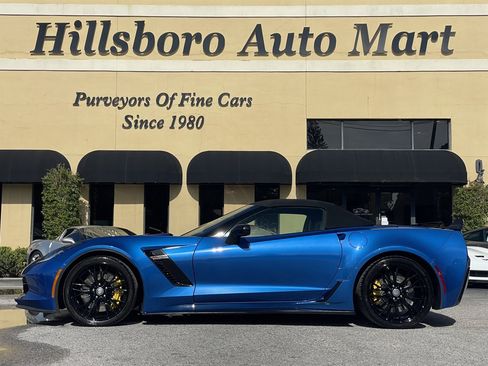 Used 2016 Chevrolet Corvette Z06 w/ 3LZ Preferred Equipment Group RWD image 3