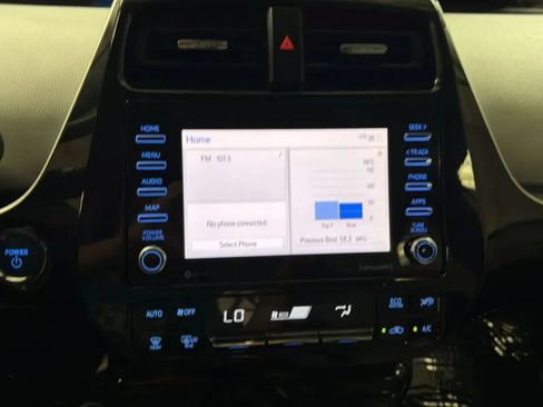 Used 2022 Toyota Prius LE FWD image 13