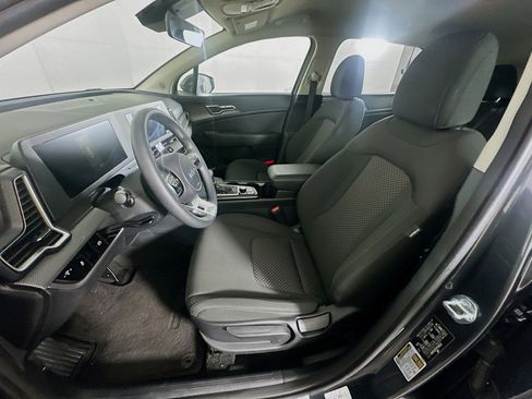 Used 2024 Kia Sportage LX image 13