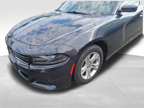 Used 2019 Dodge Charger SXT RWD image 13