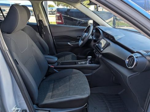 Used 2021 Nissan Kicks SV FWD image 29