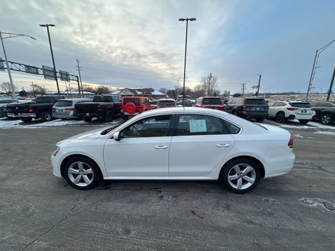 Used 2013 Volkswagen Passat 2.5 SE image 3