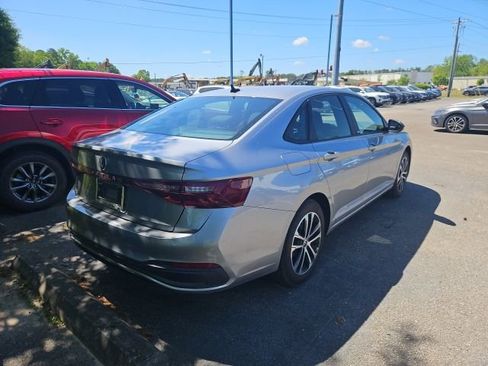 Used 2025 Volkswagen Jetta Sport image 5