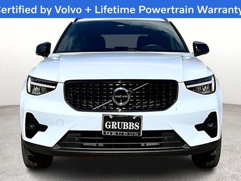 Certified 2025 Volvo XC40 B5 Plus image 5