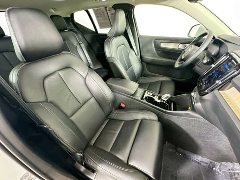 Used 2023 Volvo XC40 B5 Plus w/ Climate Package AWD/4WD image 35