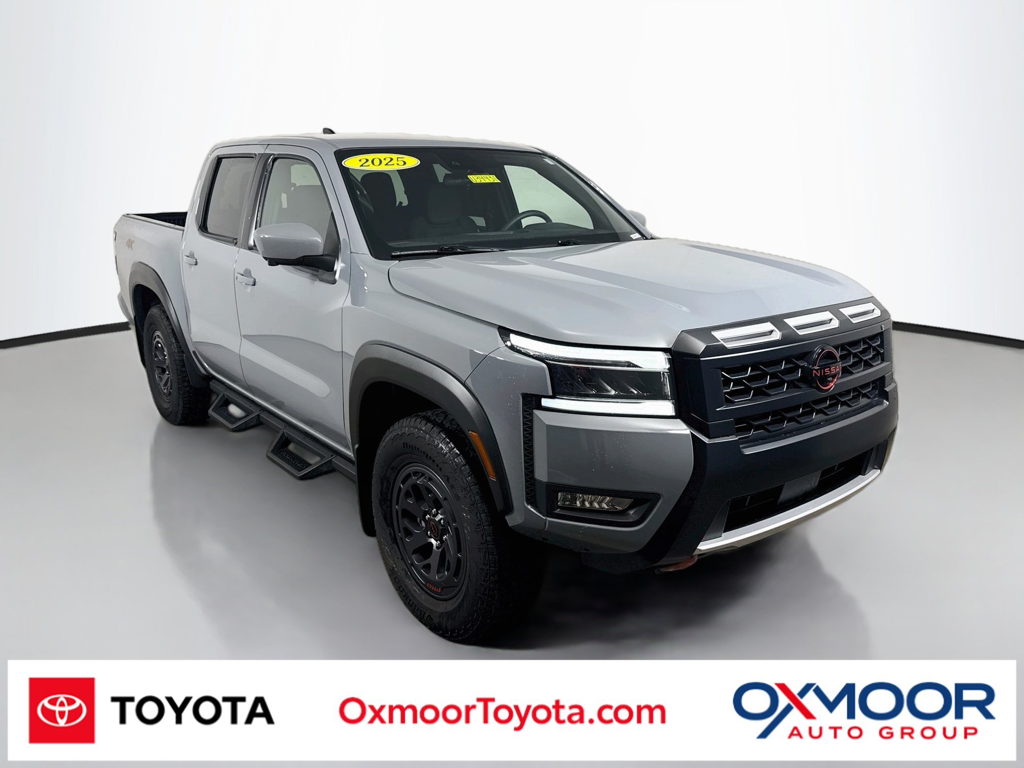 Used 2025 Nissan Frontier PRO-4X w/ Pro Convenience Package AWD/4WD image 1