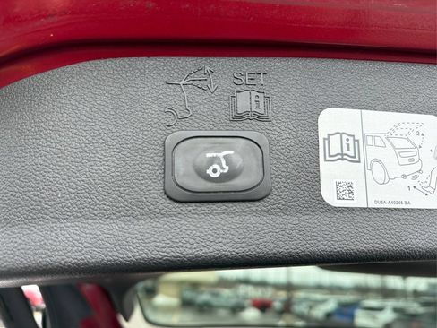 Used 2017 Ford Escape Titanium FWD image 24