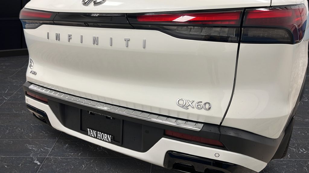 Used 2023 INFINITI QX60 Luxe w/ Cargo Package AWD/4WD image 40
