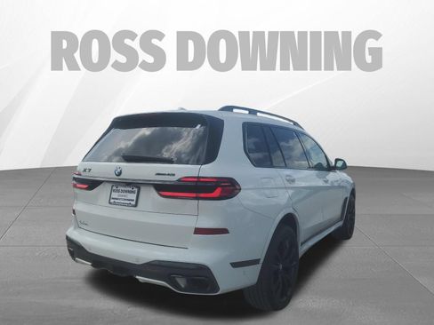 Used 2024 BMW X7 xDrive40i w/ M Sport Package AWD/4WD image 4