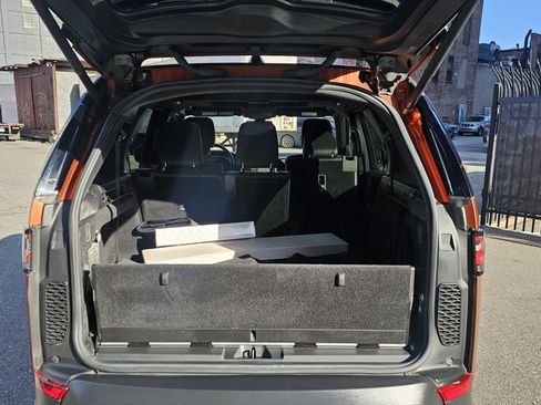 Used 2018 Land Rover Discovery HSE image 7