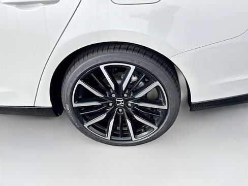 Used 2025 Honda Accord Touring image 5