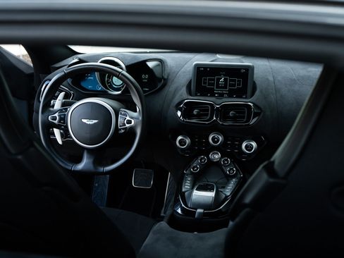 Used 2020 Aston Martin V8 Vantage Coupe RWD image 10
