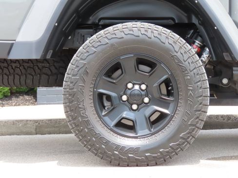 Used 2022 Jeep Gladiator Mojave w/ LED Lighting Group AWD/4WD image 21