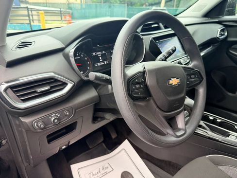 Used 2023 Chevrolet TrailBlazer LT w/ Convenience Package AWD/4WD image 15