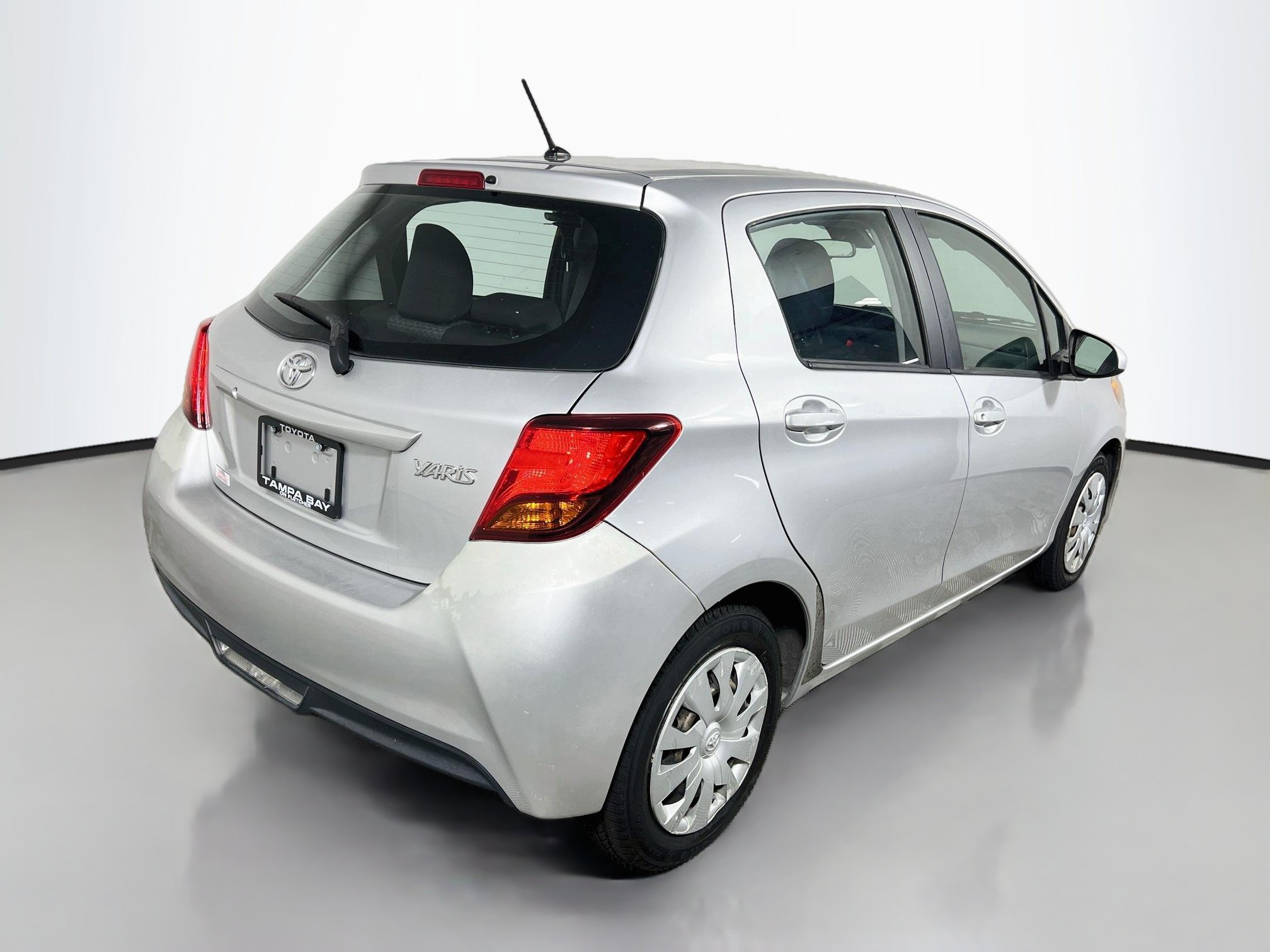 Used 2017 Toyota Yaris L FWD image 4