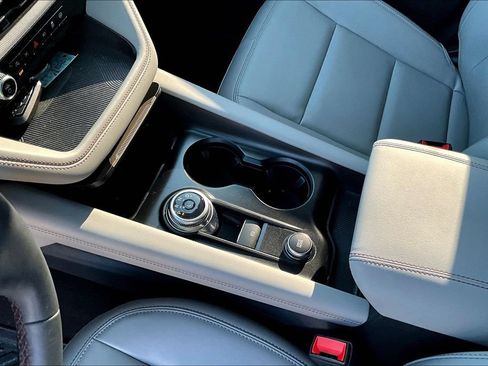 Certified 2025 Ford Explorer Active w/ Active Comfort Package AWD/4WD image 11